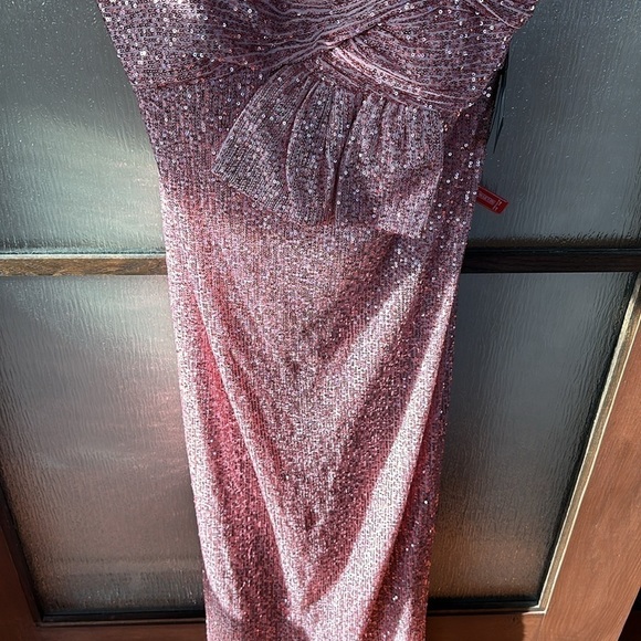 Elegant Pink Sequin Evening Gown - Picture 5 of 12